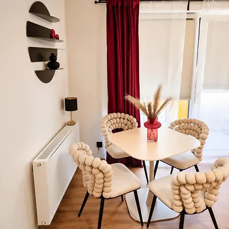 Apartia Boutique & Parking