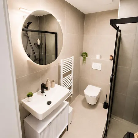 Apartia Boutique & Parking Apartment