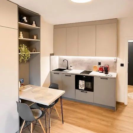 Apartia Boutique & Parking Apartment *